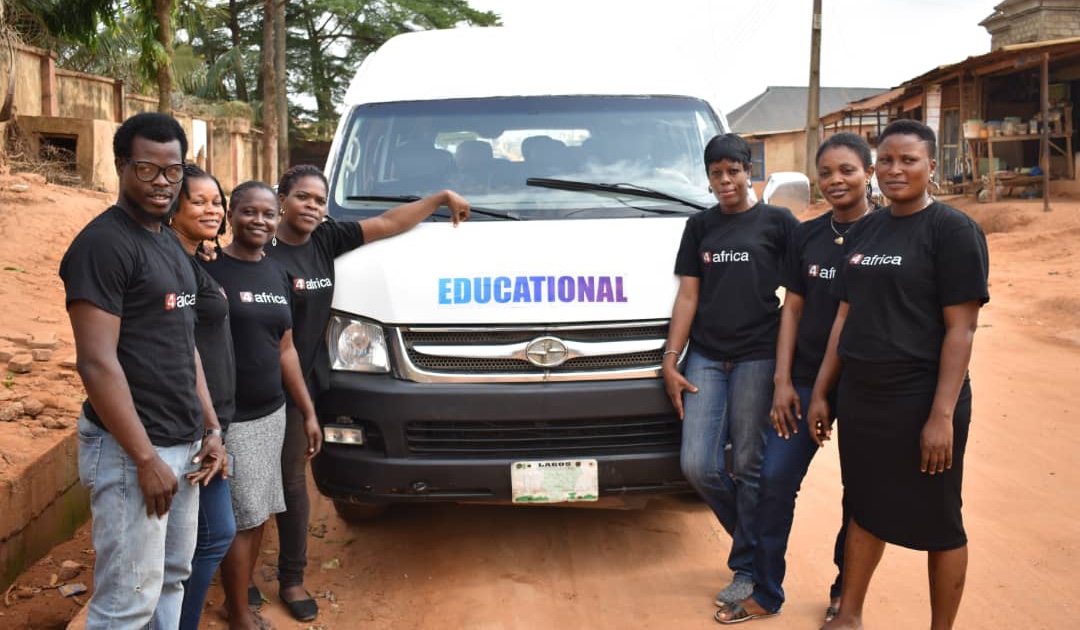 Top Notch Schule in Nigeria – neuer Schulbus